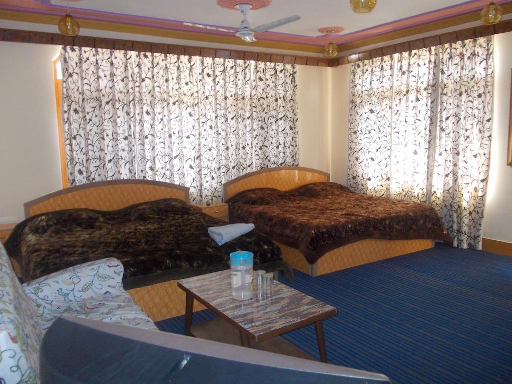 Hotel Grand City Srīnagar Habitación foto