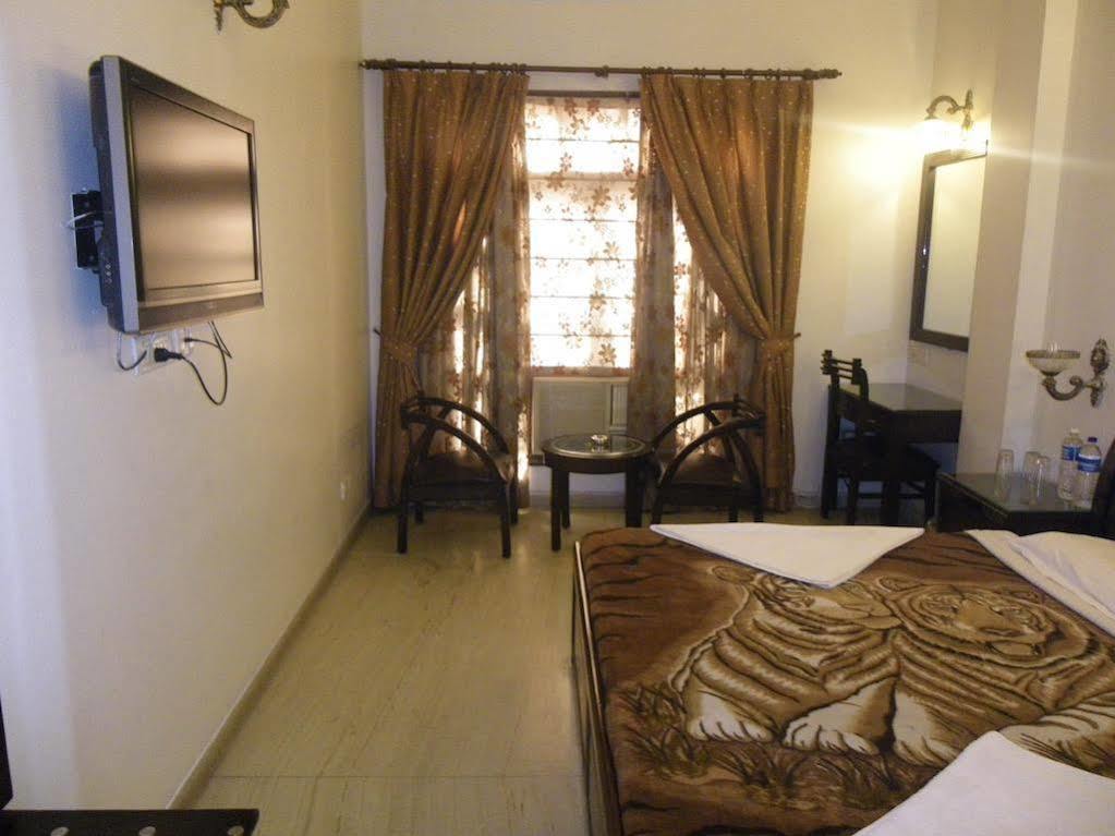 Hotel Grand City Srīnagar Exterior foto